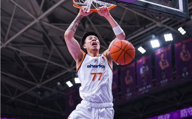 上海双杀四川豪取6连胜 巩固联赛第一