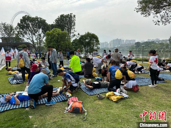 红动福建·救在榕城：福州定向越野赛以人道、博