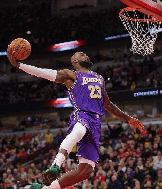 詹姆斯快攻得分占比登顶联盟 41岁仍显王者风范