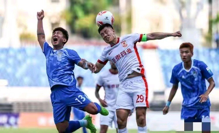 长春亚泰客场掀翻佛山南狮 三连胜创中甲历史